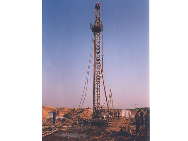 普通水井牙輪旋轉(zhuǎn)鉆進(jìn)施工現(xiàn)場(chǎng)